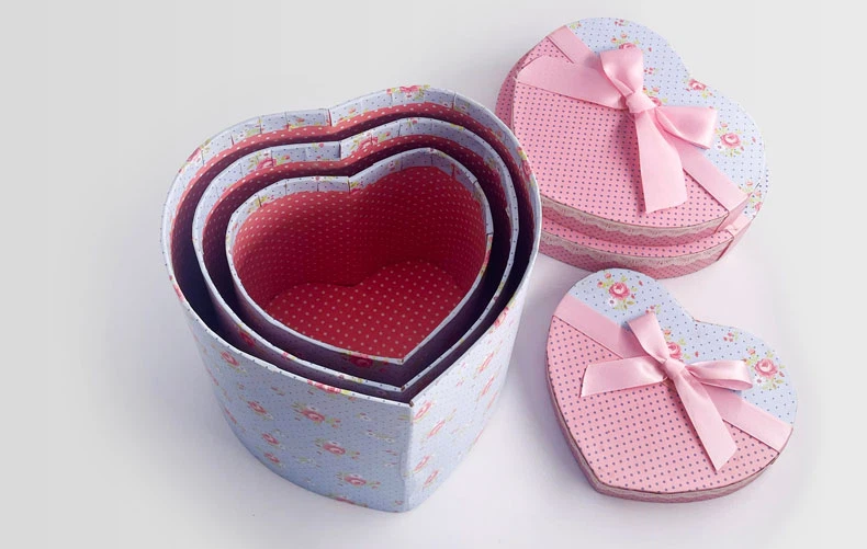 empty heart shaped boxes------3 empty heart shaped boxes------3